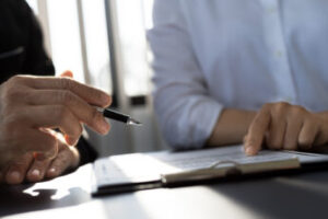 how-do-personal-injury-lawyers-negotiate-with-insurance-companies